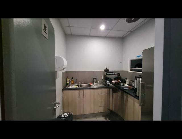 2,052M² WAREHOUSE TO LET IN GLEN MARAIS